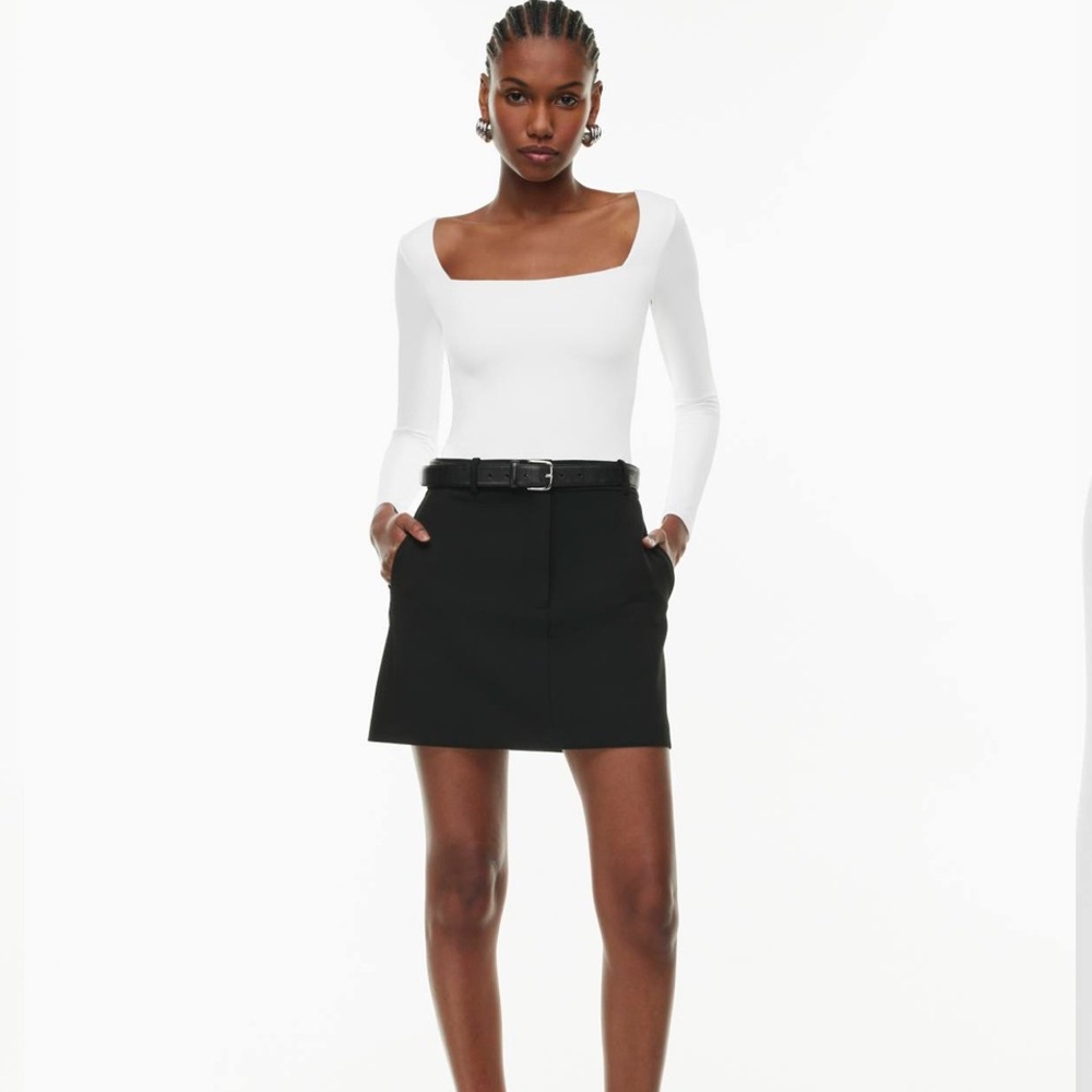 Aritzia Babaton Contour Squareneck Longsleeve Bodysuit White Women’s Sz M